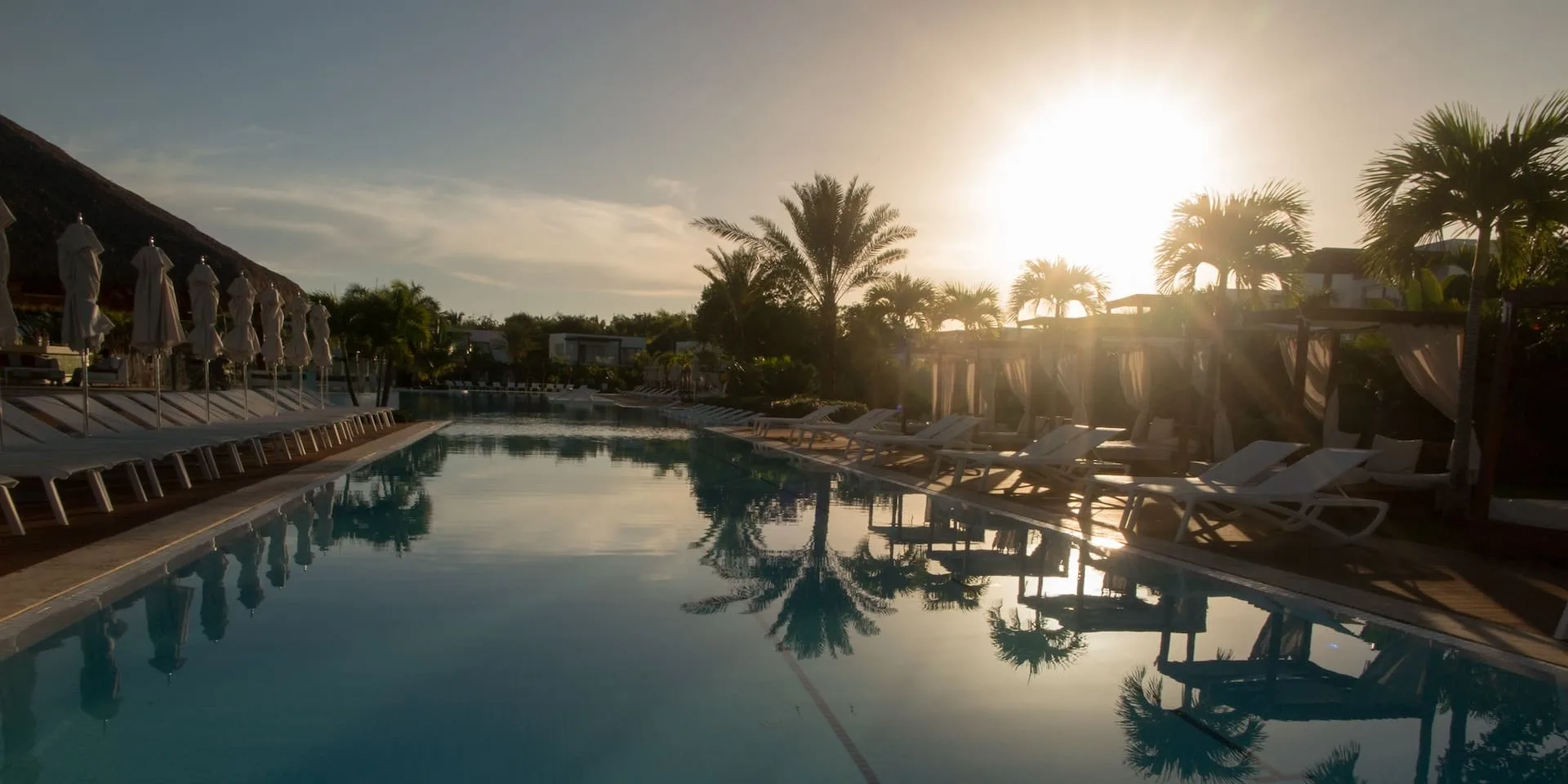 sfm real estate costa del sol marbella puerto banus golf franklin inmobiliarios servicios beauty-swimming-pool-hotel